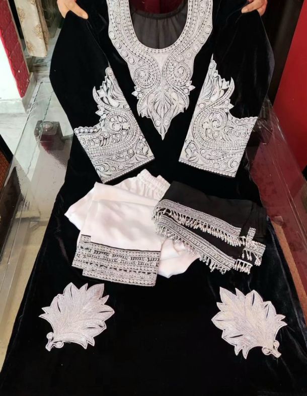 Makhmal Kashmiri Pheran