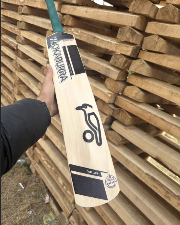 Velinor Sports – Kashmir Willow Cricket Bat | Kookaburra Edition