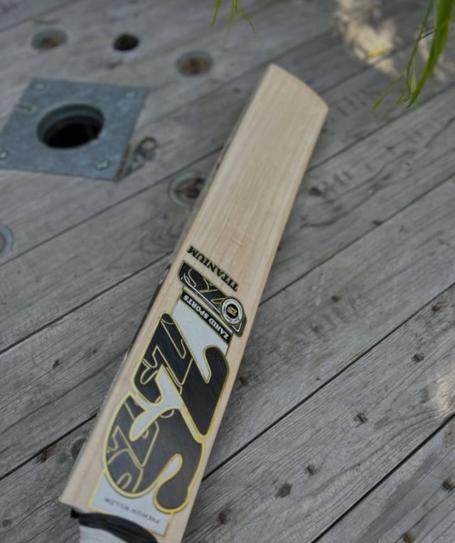 Kashmir Willow Cricket Bats